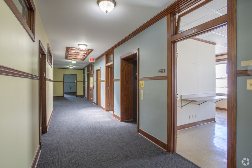 More Photos Of 8100-8180 N McCormick Blvd, Skokie Office For Lease