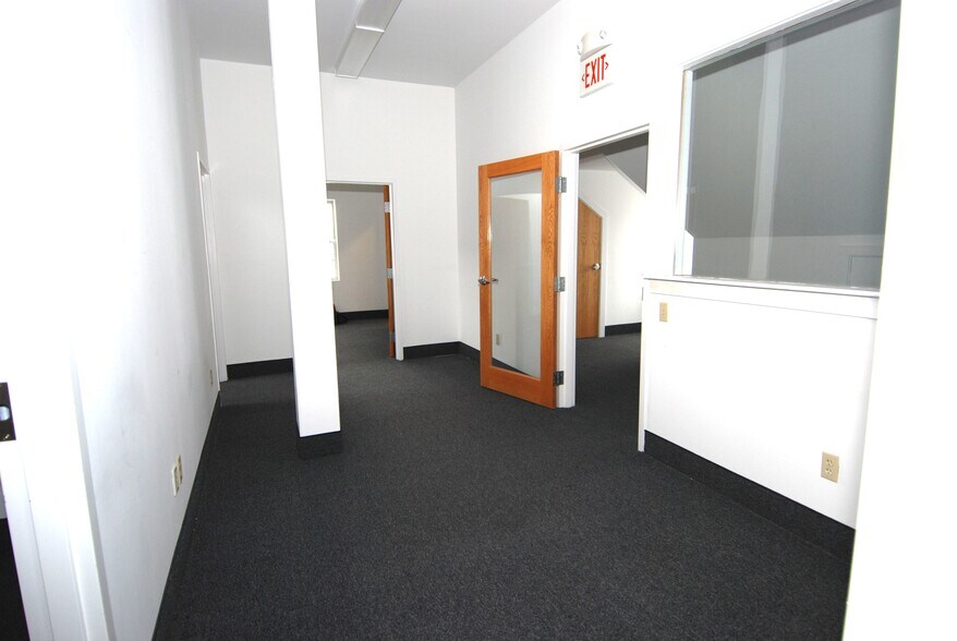 More Photos Of 1996 Centre St, West Roxbury Loft Creative Space For Lease