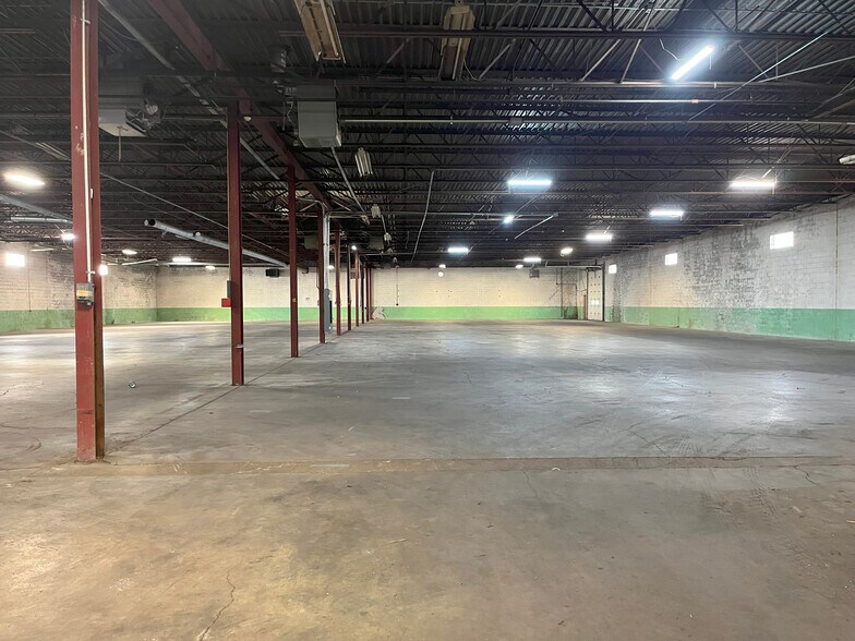 More Photos Of 1706 W Lusher, Elkhart Industrial For Sale