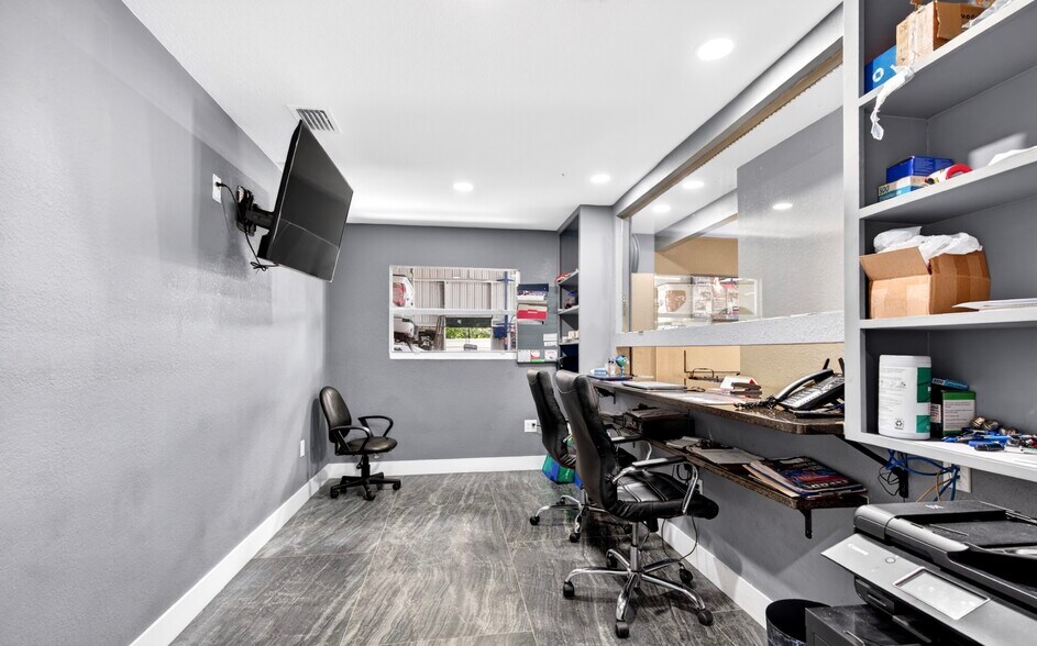 More Photos Of 236 Pondella Rd, North Fort Myers Auto Repair For Sale