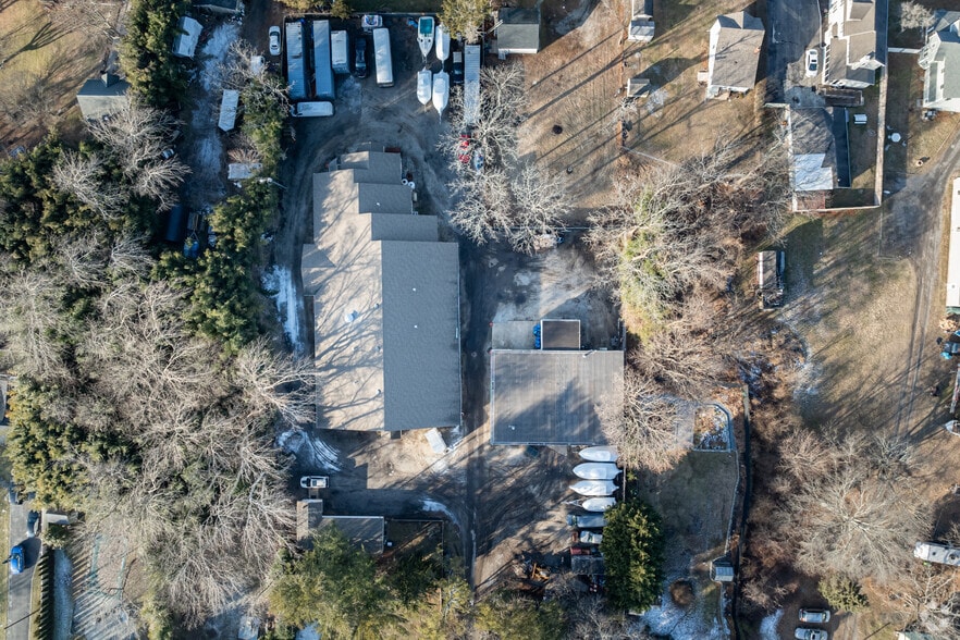 More Photos Of 380 Grove Ave, Patchogue Industrial For Lease