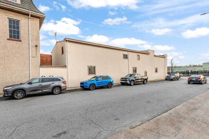 More Photos Of 205 E Lafayette St, Norristown Warehouse For Sale