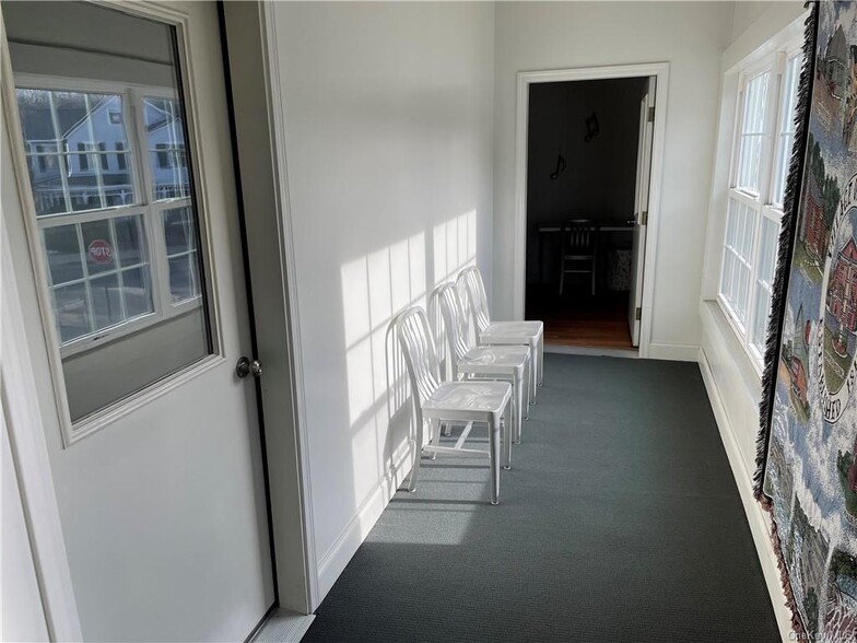 More Photos Of 42 Orchard St, Walden Freestanding For Sale