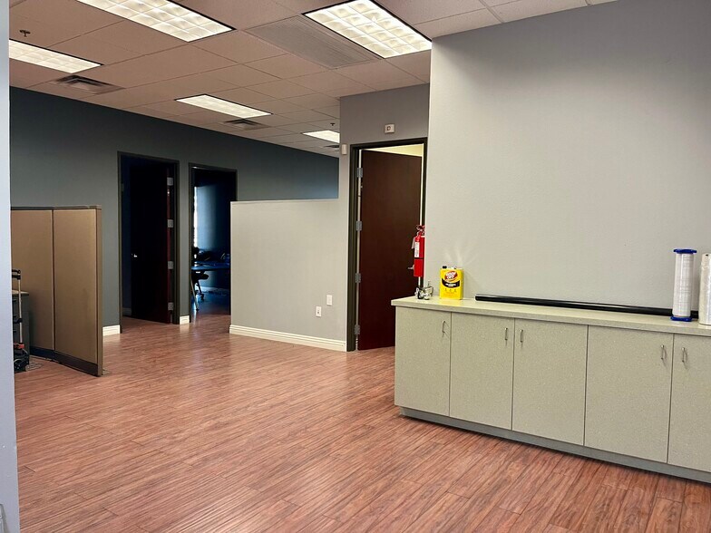 More Photos Of 6280 Spring Mountain Rd, Las Vegas Office For Sale
