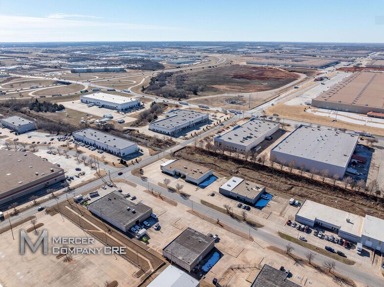 More Photos Of 3613-3621 S Moulton Dr, Oklahoma City Service For Lease