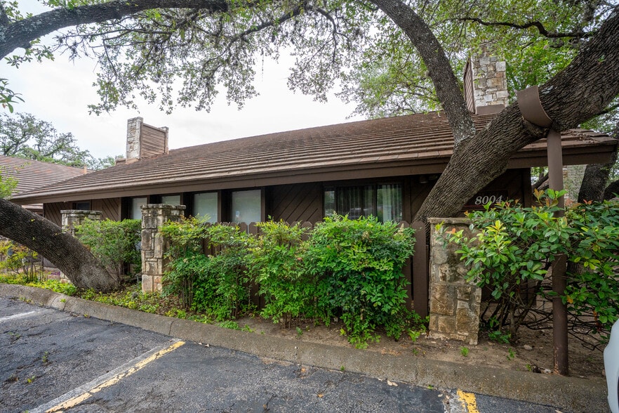 More Photos Of 8004 West Ave, San Antonio Office For Sale