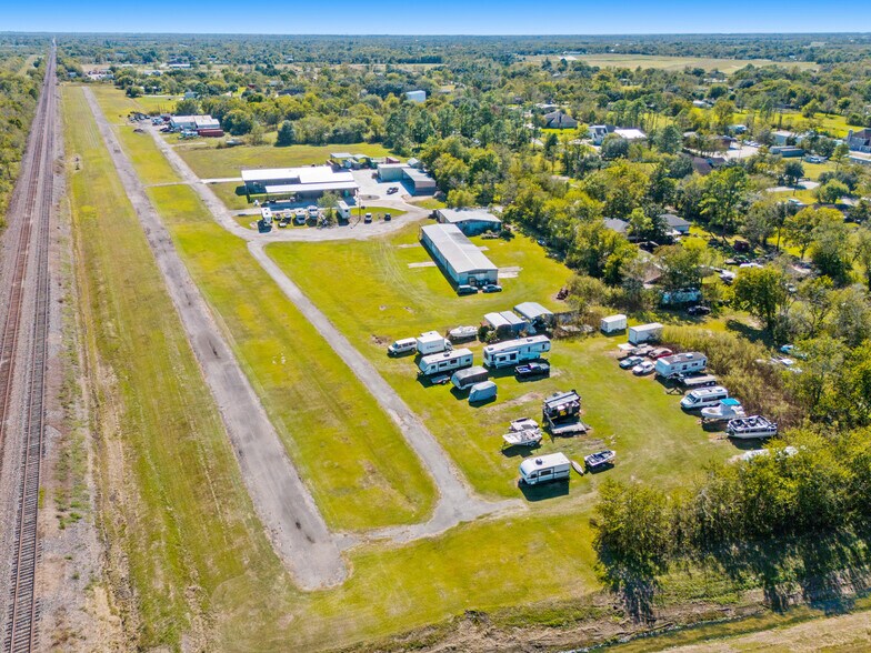 More Photos Of 7911 James St, Pearland Airport For Sale