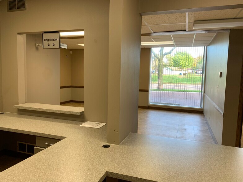 More Photos Of 1800 S Summit Ave, Sioux Falls Office For Lease