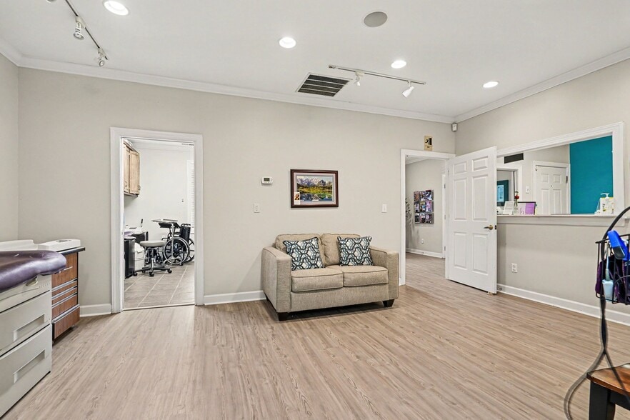 More Photos Of , Charlotte Office For Sale