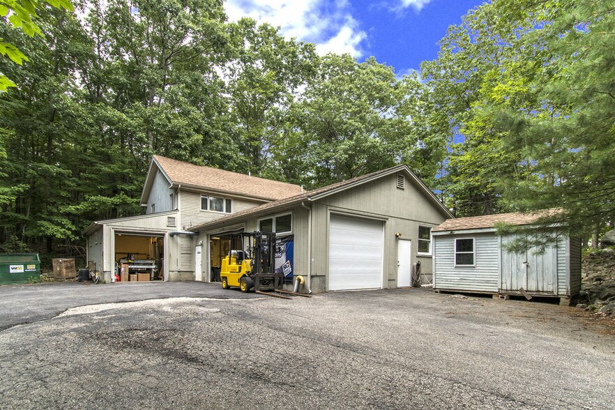 Primary Photo Of 1 Young Ln, Newmarket Flex For Sale