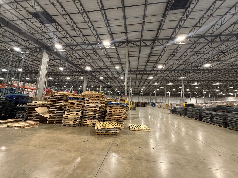 More Photos Of 5601 NW 72nd Ave, Miami Warehouse For Lease