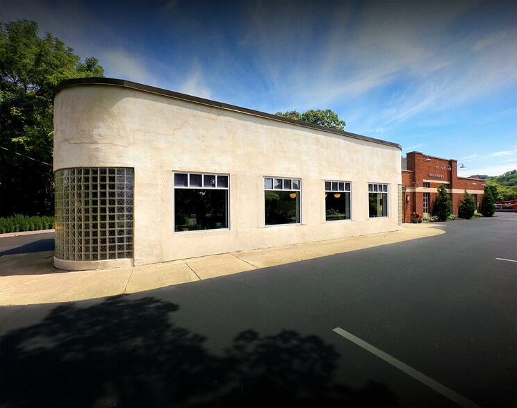 More Photos Of 3344 Central Pky, Cincinnati Storefront For Sale