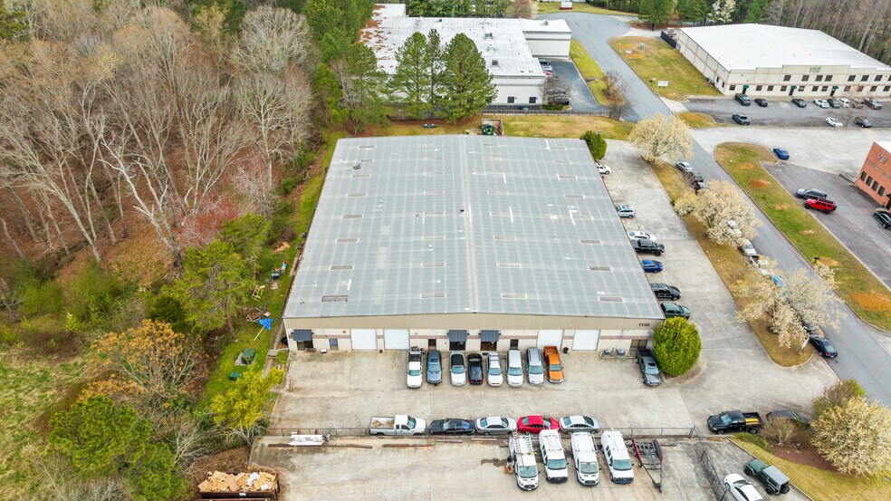 More Photos Of 1150 Alpha Dr, Alpharetta Distribution For Lease