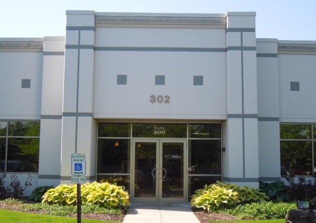 More Photos Of 302 Saunders Rd, Riverwoods Office For Lease