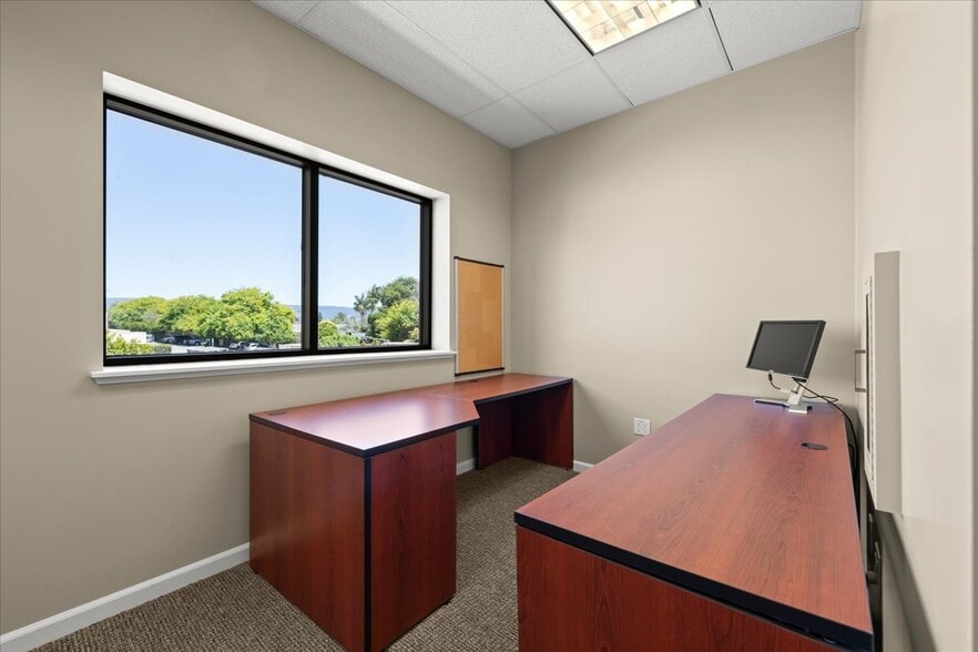More Photos Of 125 Hangar Way, Watsonville Office For Sale