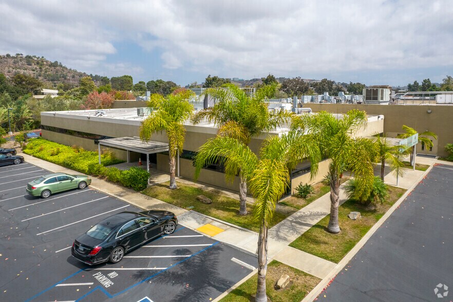 More Photos Of 11107 Roselle St, San Diego Research And Development For Lease