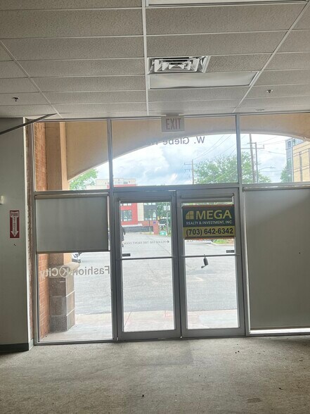 More Photos Of 206-218 W Glebe Rd, Alexandria Supermarket For Lease