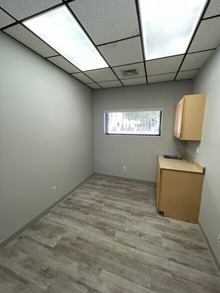 More Photos Of 189 Main Rd, Riverhead Medical For Lease
