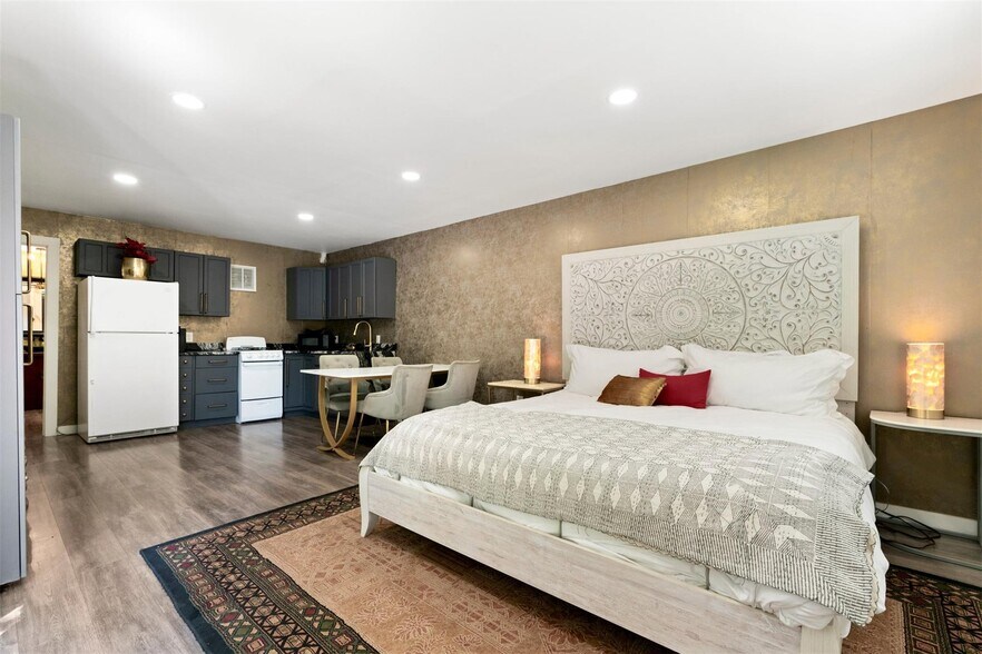 More Photos Of 8721 Mountain Crest Dr, Austin Specialty For Sale