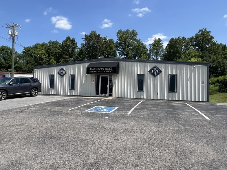 More Photos Of 211 W Dunbar Cave Rd, Clarksville Warehouse For Sale