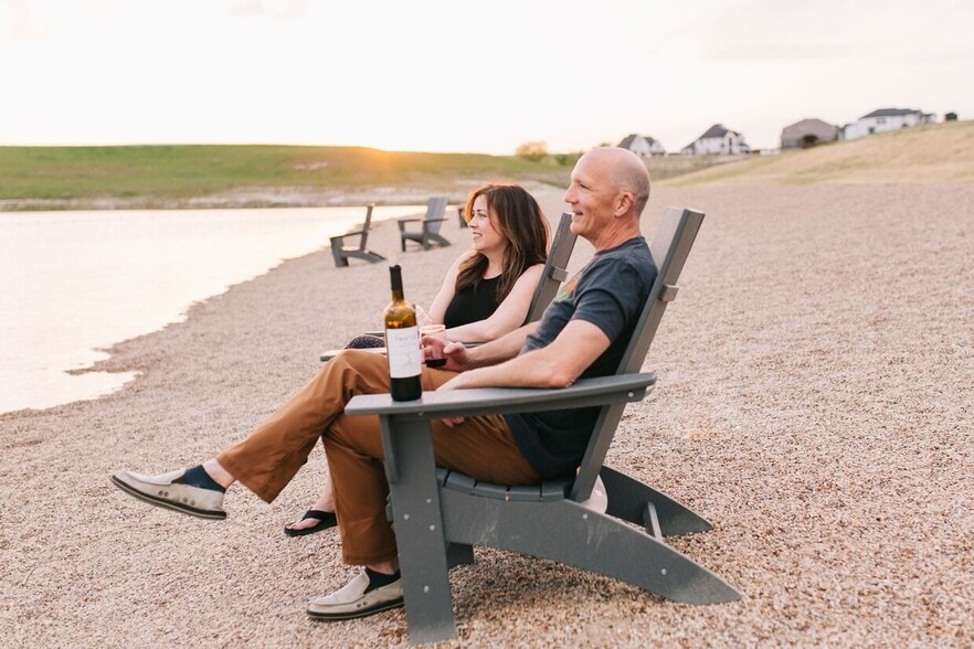 More Photos Of 13451 Highland Hills Dr, Aledo Storefront Retail Office For Lease