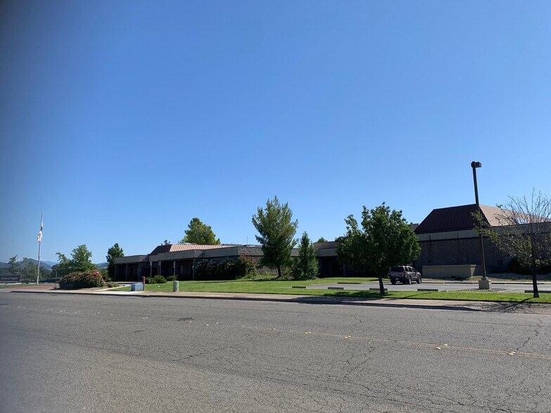 More Photos Of 1101 Twin View Blvd, Redding Office For Sale