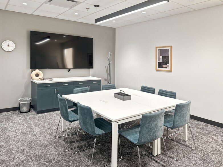 More Photos Of 10451 W Palmeras Dr, Sun City Coworking Space