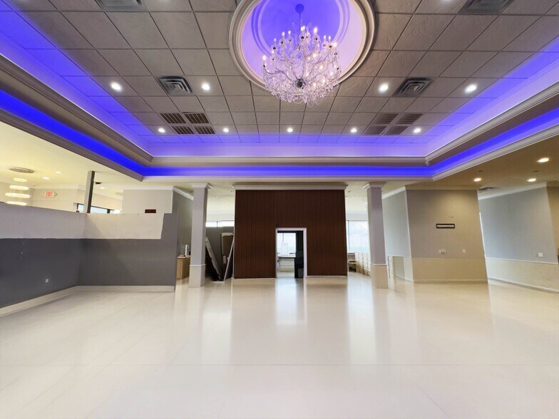 More Photos Of 12838 Murphy Rd, Stafford Showroom For Sale