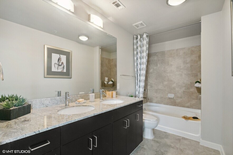 More Photos Of 5927 Almeda Rd, Houston Apartments For Lease