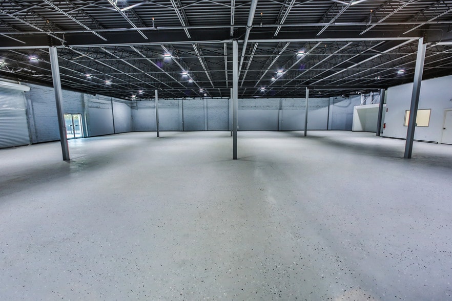 More Photos Of 213 Shaw Ave, Pasadena Industrial For Lease