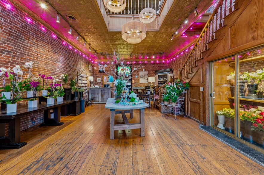 More Photos Of 102 W Main St, Grass Valley General Retail For Sale