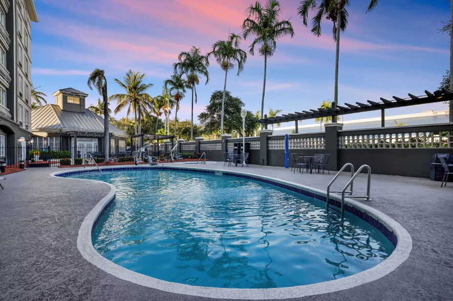 More Photos Of 8730 NW 27th St, Miami Hotel For Sale