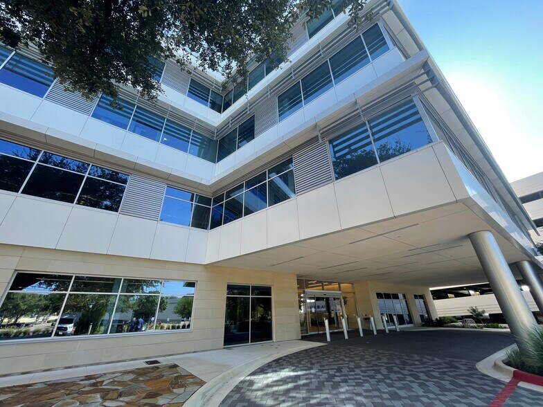 More Photos Of 8611 N Mo Pac Expy, Austin Medical For Lease