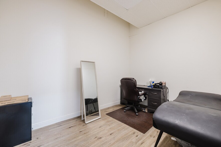 More Photos Of 174 Idaho St, Elko General Retail For Lease