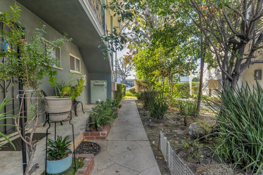 More Photos Of 6308 Coldwater Canyon Ave, North Hollywood Apartments For Sale