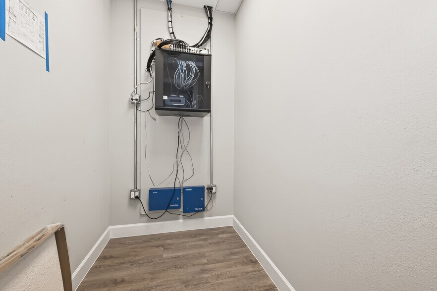 More Photos Of 25145 Star Ln, Katy Office For Sale