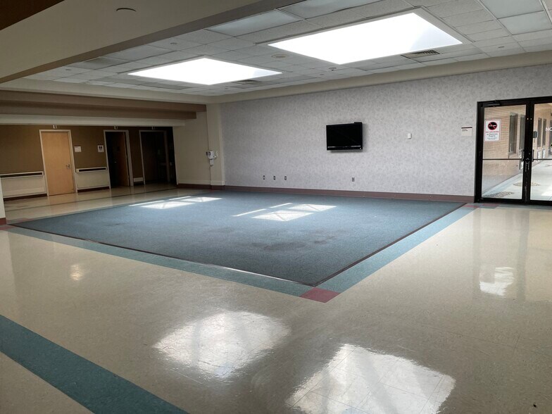 More Photos Of 4100 Covert Ave, Evansville Rehabilitation Center For Lease