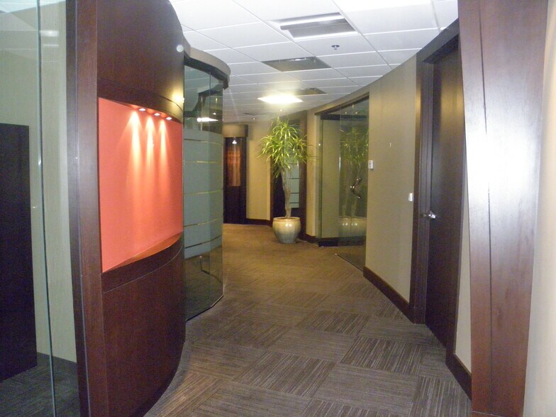 More Photos Of 15100 N 78th Way, Scottsdale Office For Lease