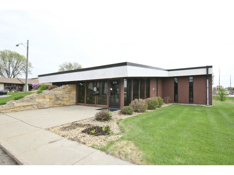 Primary Photo Of 2110 9th St E, Glencoe Office For Lease