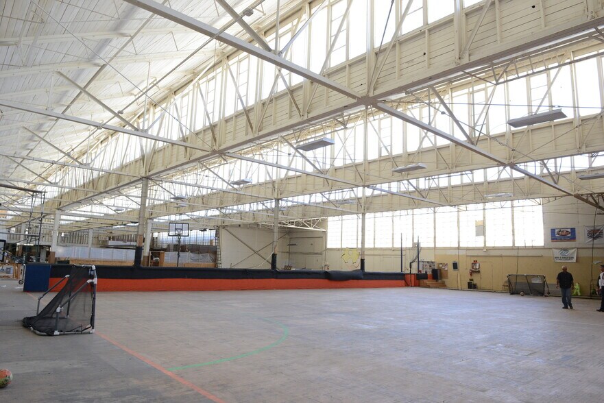 More Photos Of 215-221 N Ojai St, Santa Paula Food Processing For Lease