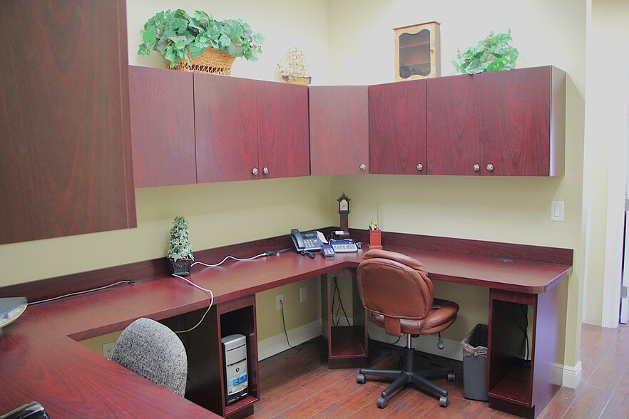 More Photos Of 6143 S Orange Blossom Trl, Orlando Loft Creative Space For Sale