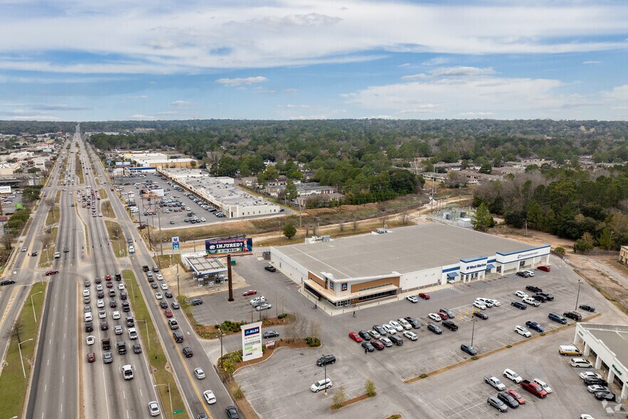 More Photos Of 3658 Airport Blvd, Mobile Unknown For Lease