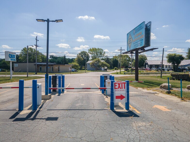 More Photos Of 1600 Washington Ave, Frankfort Specialty For Sale