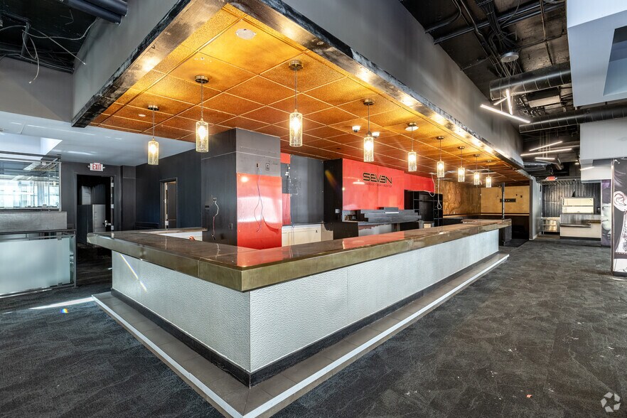 More Photos Of 700 Hennepin Ave, Minneapolis General Retail For Sale