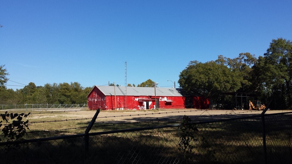 More Photos Of 2507 W 7th St, Texarkana Truck Terminal For Sale
