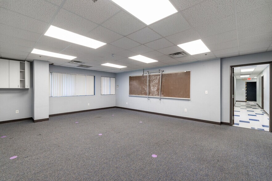 More Photos Of 744 SE 25th St, Oklahoma City Medical For Lease