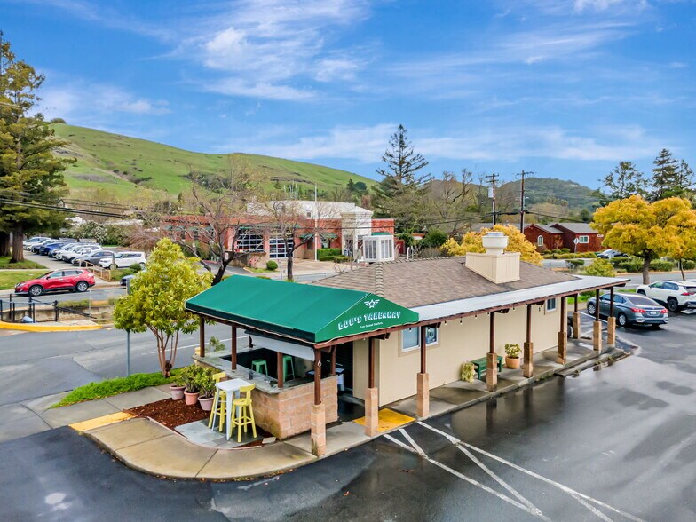 More Photos Of 621-655 Del Ganado Rd, San Rafael Storefront For Sale