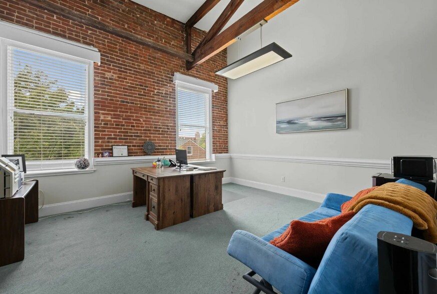 More Photos Of 202 Craven St, New Bern General Retail For Lease