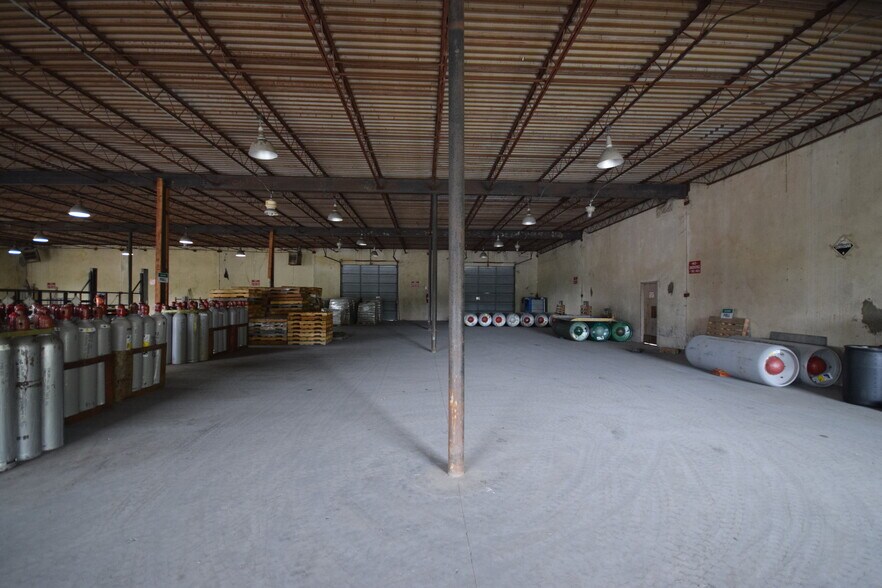 More Photos Of 197 S Redmond Rd, Jacksonville Warehouse For Sale