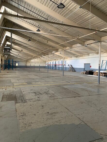 More Photos Of 133 Winthrop Ave, West Warwick Warehouse For Lease